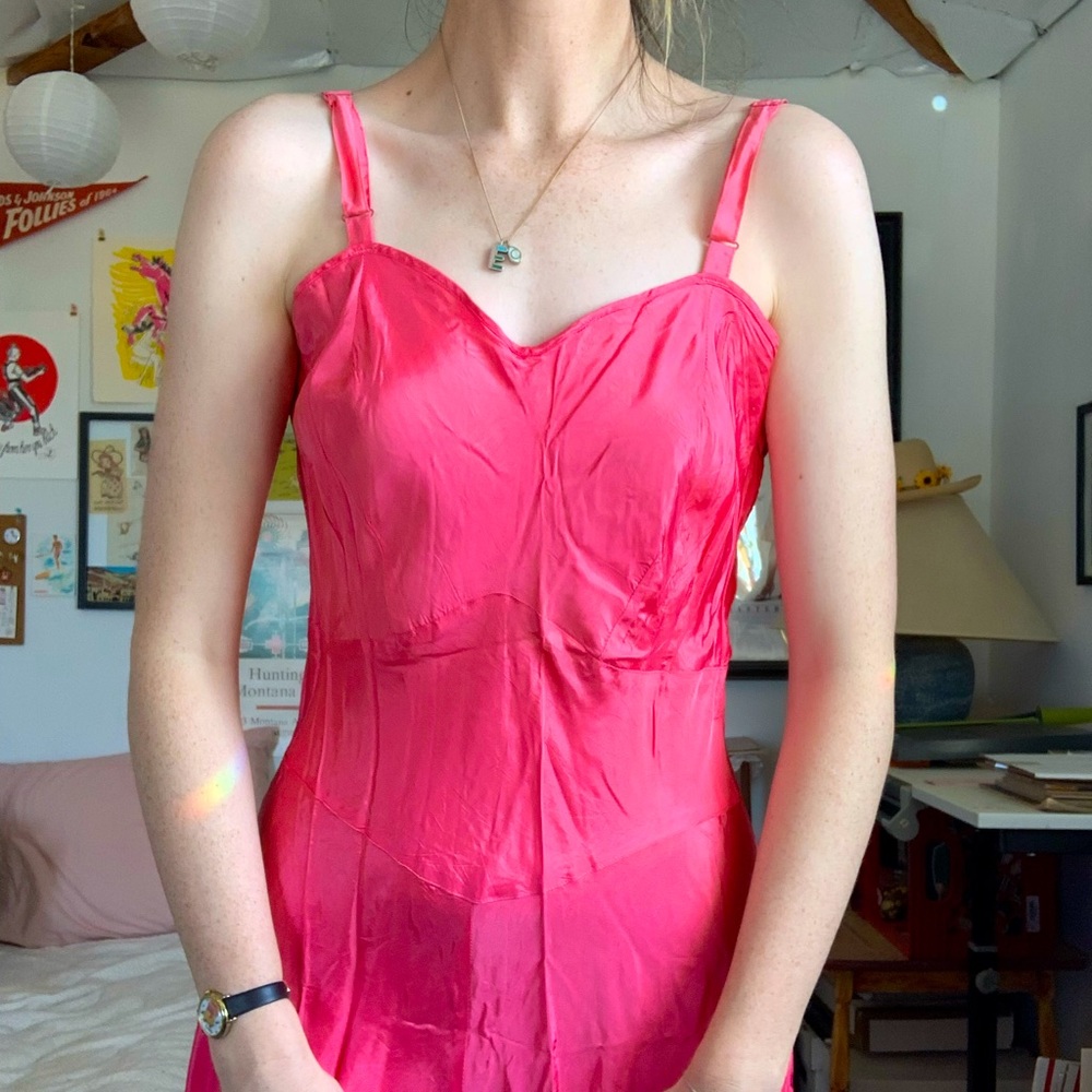 Vintage 1940/50s Fuchsia Bubblegum Pink Full Slip